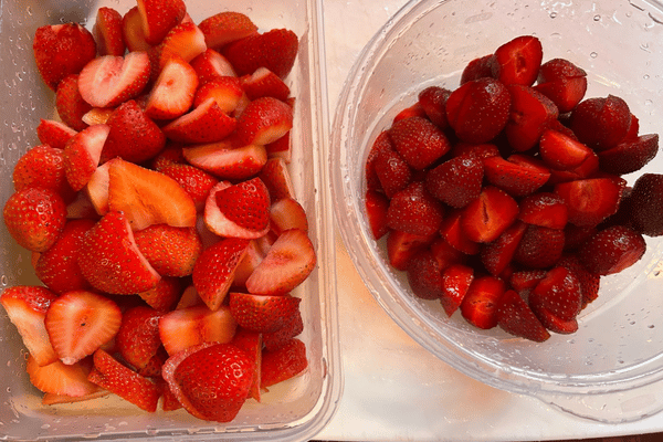 2 bowls of strawberries